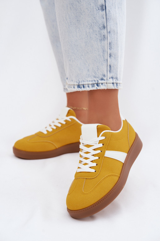 Chaussures modèle baskets FémininImitacji en daimu couleur jaune Calira