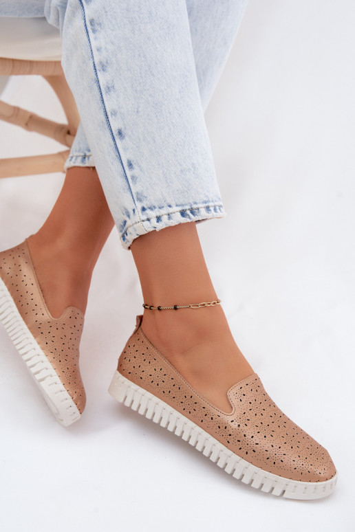 avec des éléments ajourés Un modèle convaincant chaussures Féminin Szampańskie Salty