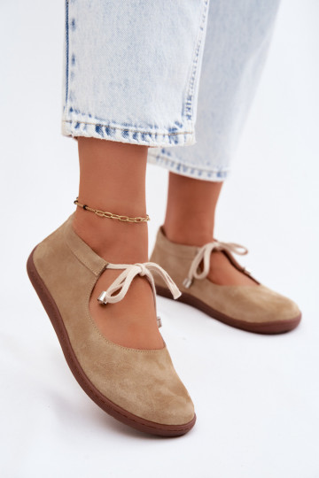 Sandfarbene Veloursleder-Ballerinas mit Riemchen Zazoo 021 2