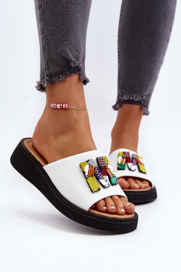 Damen Leder Hausschuhe mit Ornamenten weiß Asames