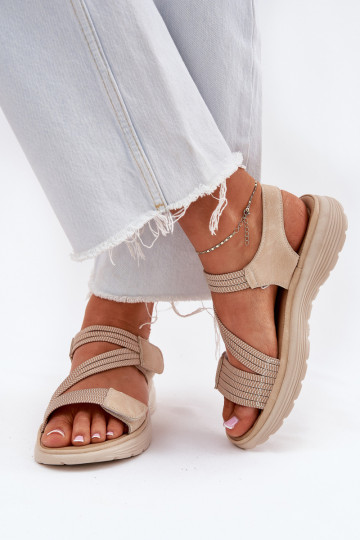 Bequeme Damen sandfarbene Sandalen mit Klettverschlüssen Hallriva