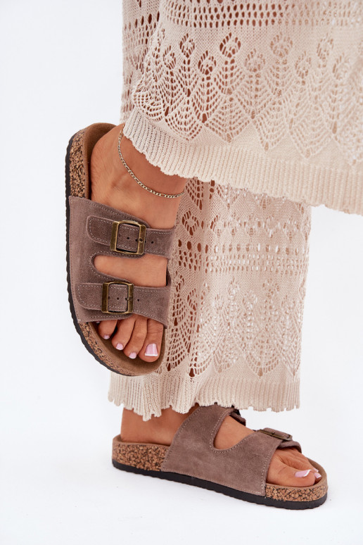 Suede pantoffels Op een kurkzool met gespen beige Tavira