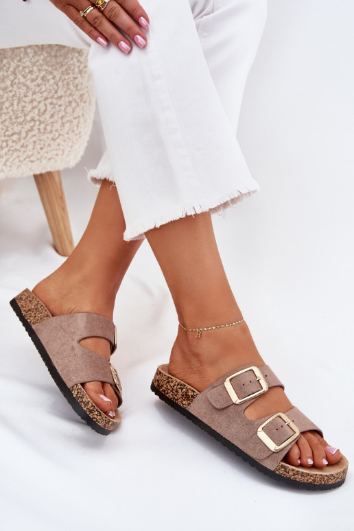 Damen sandfarbene Kunstveloursleder-Slipper mit goldenen Schnallen Vorella