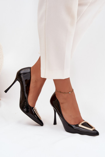 Chaussures à talons hauts noires avec effet verni et détails dorés Paivelle