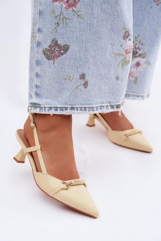 Sandales pour femmes avec des talons Ze Szpiczastymi Noskami couleur jaune Felessa