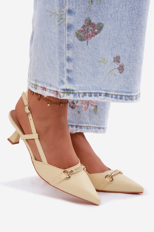 Sandales pour femmes avec des talons Ze Szpiczastymi Noskami couleur jaune Felessa