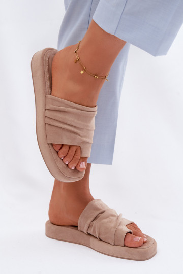 Chaussons pour femmes couleur sable avec volants Gelmira