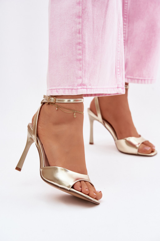 Gouden dames sandalen met dunne hakken van faux leer Olissey