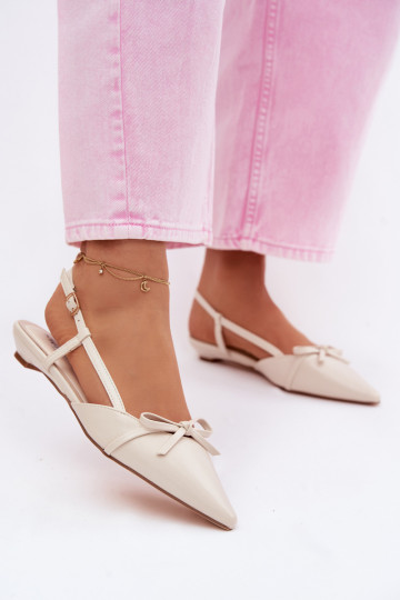 Sandales ivoire pour femmes en simili cuir sur un petit talon Jelmera