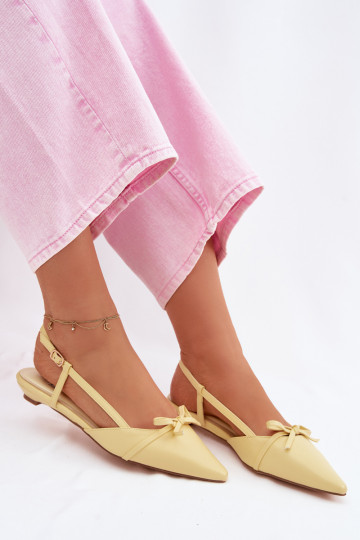 Sandales pour femmesImitacji Skóry Sur un talon bas couleur jaune Jelmera