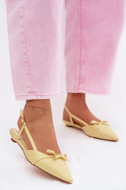 Sandales pour femmesImitacji Skóry Sur un talon bas couleur jaune Jelmera