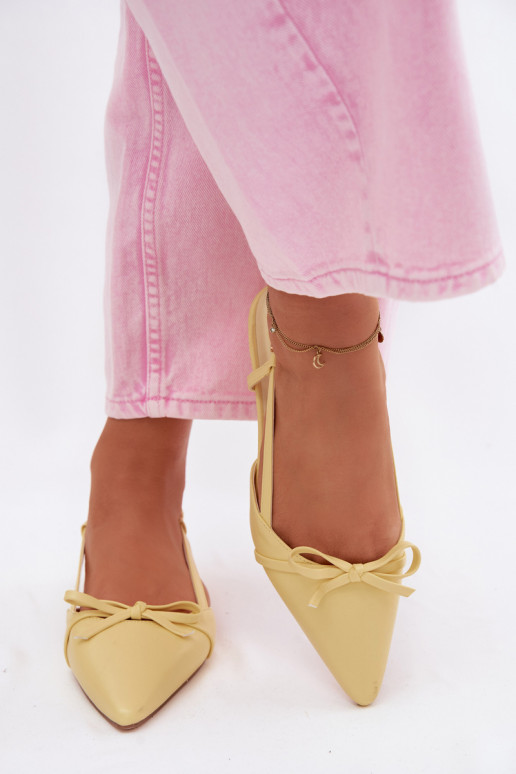 Sandales pour femmesImitacji Skóry Sur un talon bas couleur jaune Jelmera