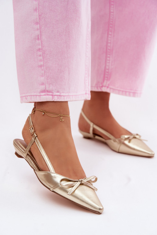 Sandales dorées pour femmes en simili cuir sur un petit talon Jelmera