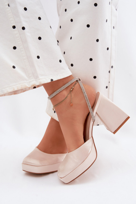 Damensandalen Auf massiven Absätzen Typu Słupek Pasek mit blitzenden Augen goldene Farbe Seraphina