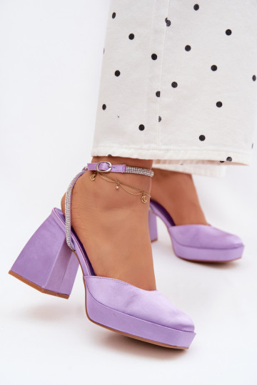 Sandales violettes sur des talons épais avec des clous scintillants Seraphina 2