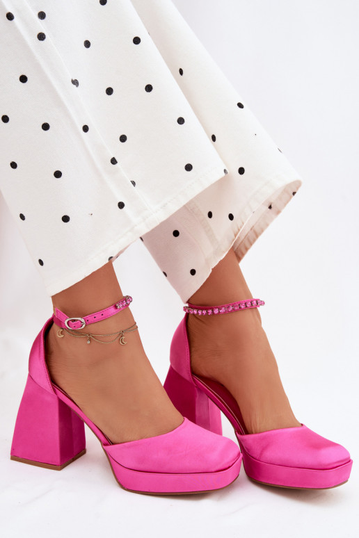 Sandales roses à talons et finition satinée Calistae