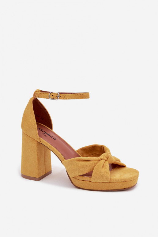 Gelbe High-Heels Sandalen aus Kunstveloursleder Rosetta