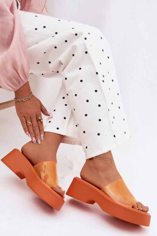 Pantoufles pour femmes avec une plateformeTransparentnym Bandesem couleur orange Selestia