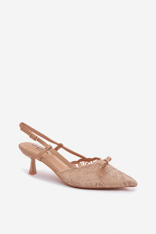 Beige sandalen met kant en strikjes op de hak Tai turiribelle