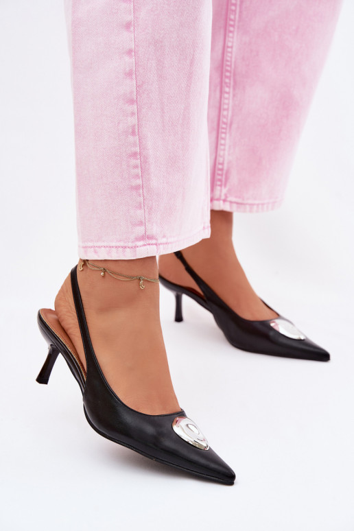 Damensandalen mit dünnen Absätzen Mit Dekorationen Detalem schZuarze Farbe Isadora