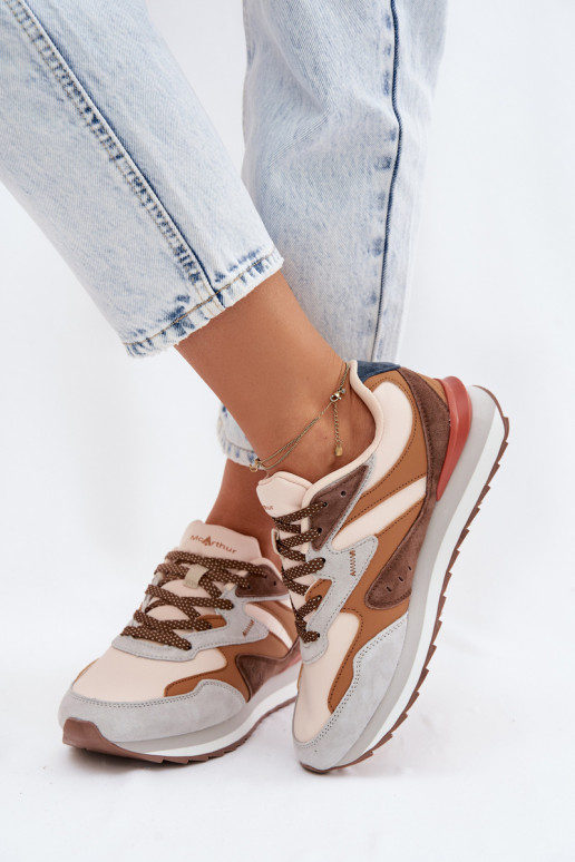 Chaussures modèle baskets Féminin en daim McArthur MA253DANS marron