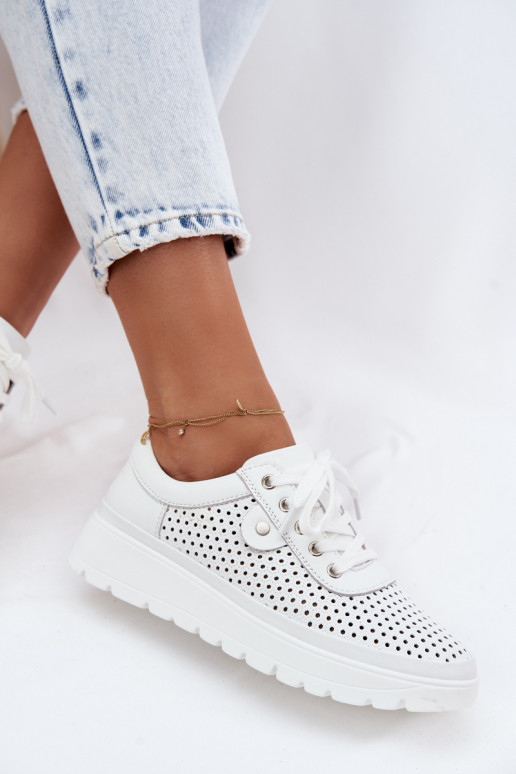 Peau avec des éléments ajourés chaussures Féminin Vinceza 79629 couleur blanche