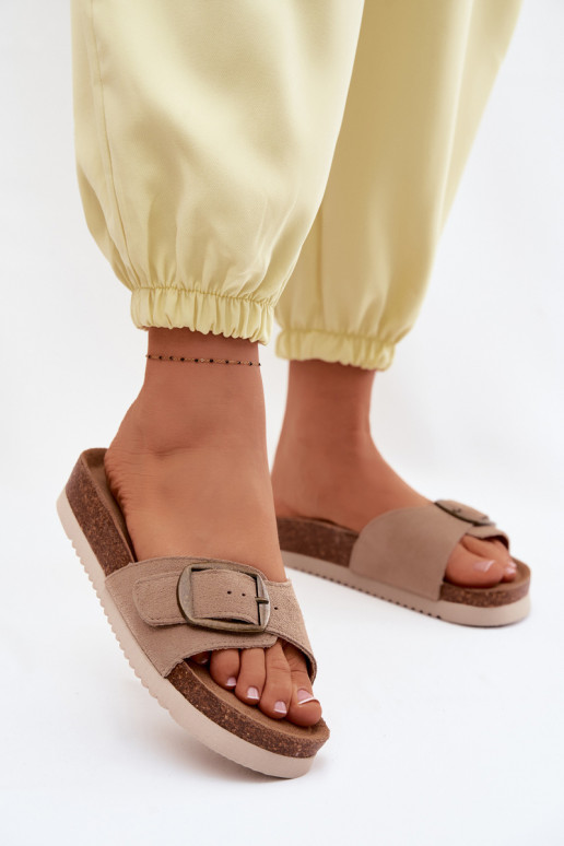 Zandkleurige nubuck dames slippers met gespen Emiline