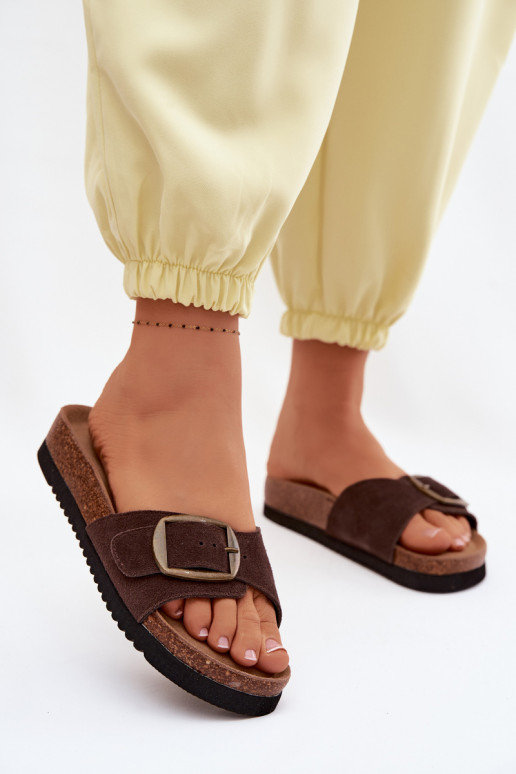 Chocoladekleurige nubuck dames slippers met gespen Emiline