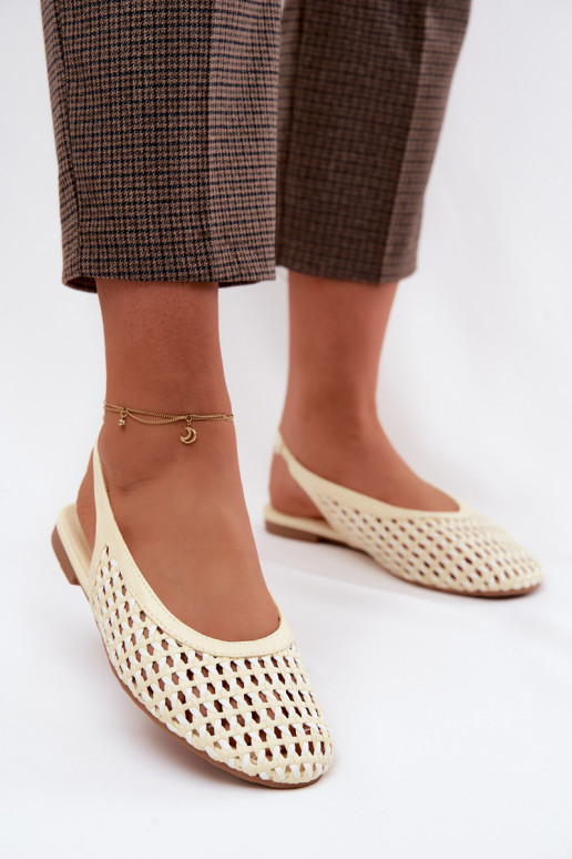 Sandales pour femmes avec des éléments ajourés couleur jaune Selviora