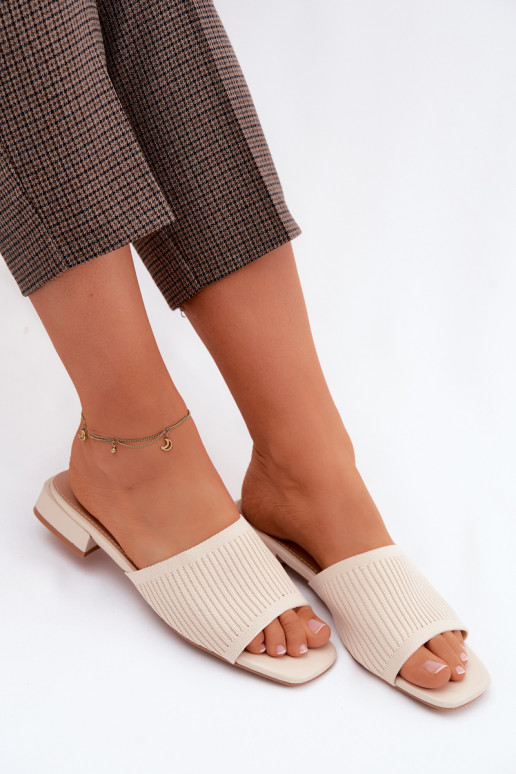 Chaussons en ivoire pour femmes avec de larges talons Belissea