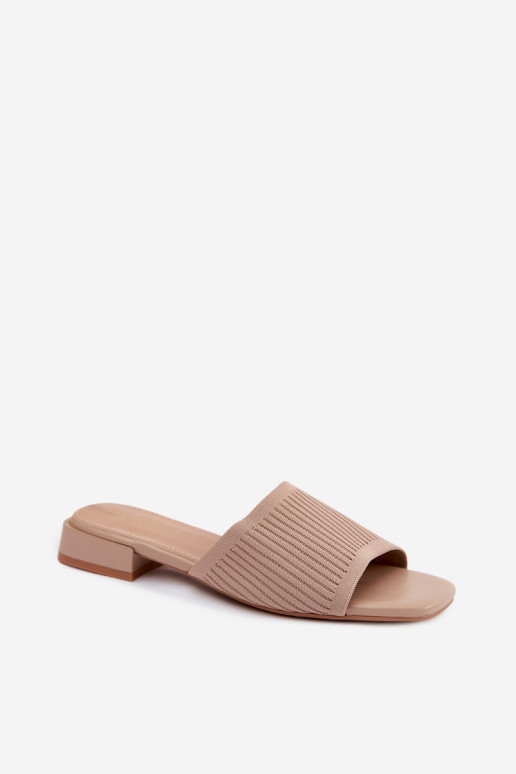 Chaussons pour femmes couleur sable avec de larges talons Belissea