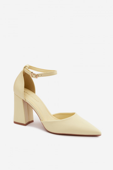 Chaussures avec des talonsImitacji Skóry couleur jaune Selvra 2