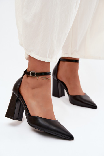 Escarpins en cuir synthétique couleur noire Selvra 2