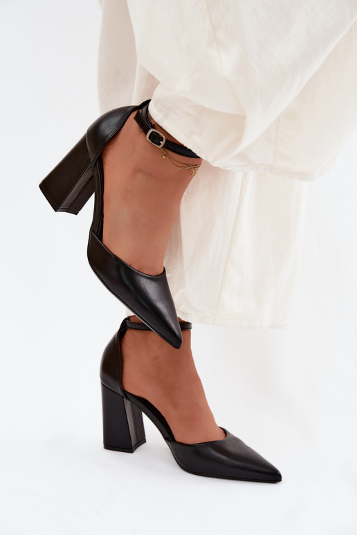 Escarpins en cuir synthétique couleur noire Selvra