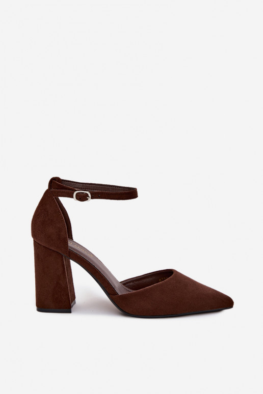 Hakken van faux suede in Czekolado kleur Selvra