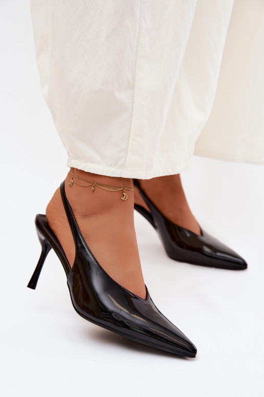 avec effet vernis chaussures à talons hauts des sandales en cuir écologique couleur noire Norvra