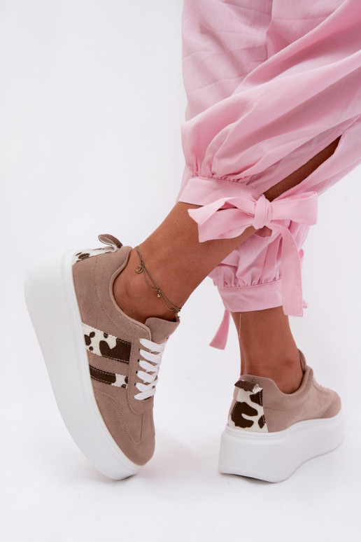 Sneakers Stilvollllschuhe Feminin mit einer PlattformImitacji aus INildlederu Łaty Beige Averin