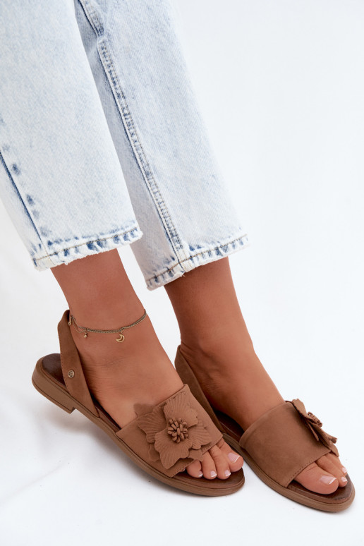 Peau Sandales en daim avec des talons larges Avec des décorations Une fleur Zazoo 407471 marron