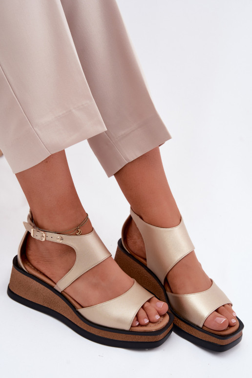 Leer Platform sandalen Het heeftciejka K7471-26 gouden kleur