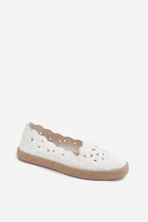 Espadrilles avec éléments ajourés et fleurs en couleur blanche Merivelle