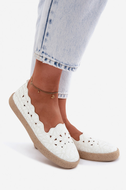 Espadrilles avec éléments ajourés et fleurs en couleur blanche Merivelle