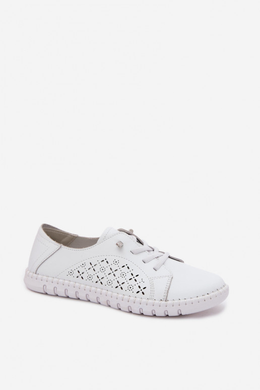 Chaussures avec éléments ajourés en cuir naturel de couleur blanche Flaria