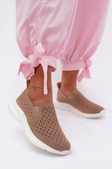 Chaussures slip-on avec éléments ajourés en daim synthétique couleur sable Geressa