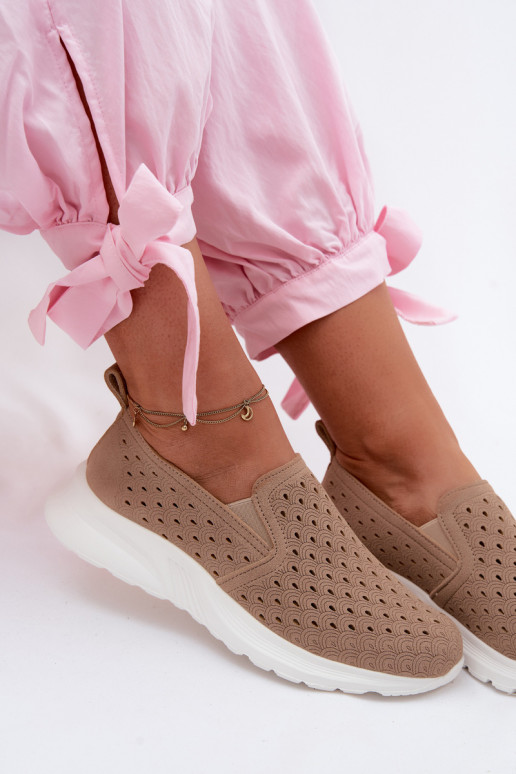 Chaussures slip-on avec éléments ajourés en daim synthétique couleur sable Geressa