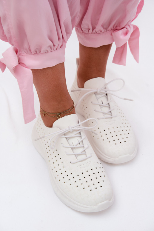 Chaussures ajourées Style sportif Chaussures modèle baskets Féminin couleur blanche Heressa