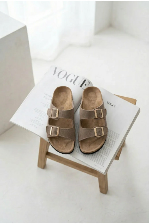 Chaussons pour femmes avec boucles couleur marron Capri