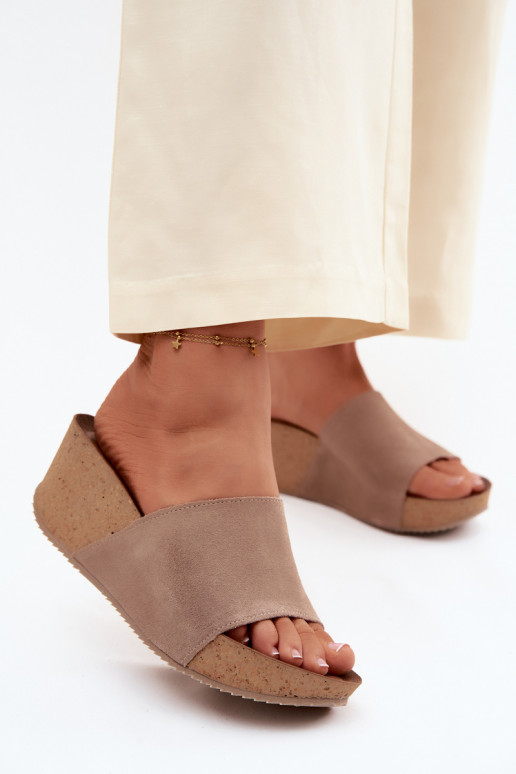 Faux-Suede Damen Hausschuhe auf Korksohle in sandfarbener Ausführung Zazoo 40311