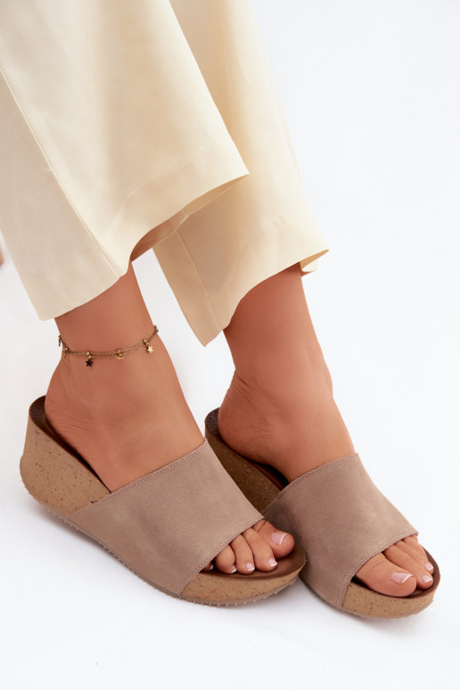 Faux-Suede Damen Hausschuhe auf Korksohle in sandfarbener Ausführung Zazoo 40311