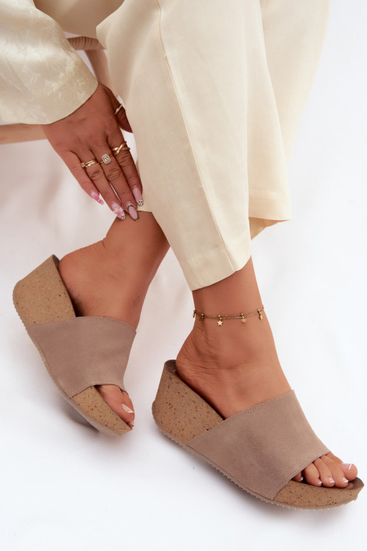 Faux-Suede Damen Hausschuhe auf Korksohle in sandfarbener Ausführung Zazoo 40311