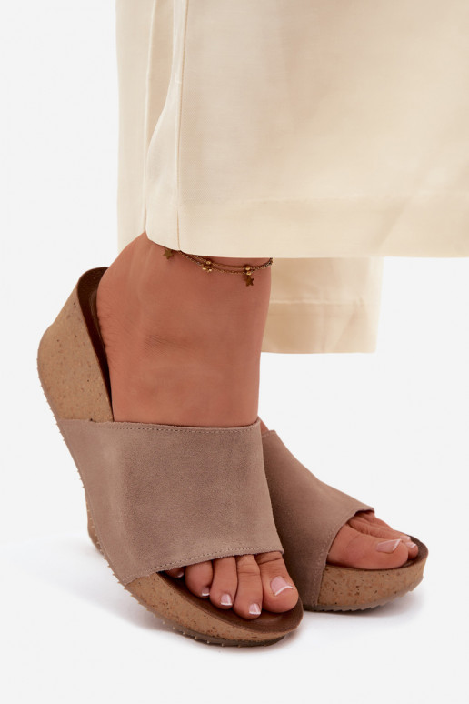 Faux-Suede Damen Hausschuhe auf Korksohle in sandfarbener Ausführung Zazoo 40311